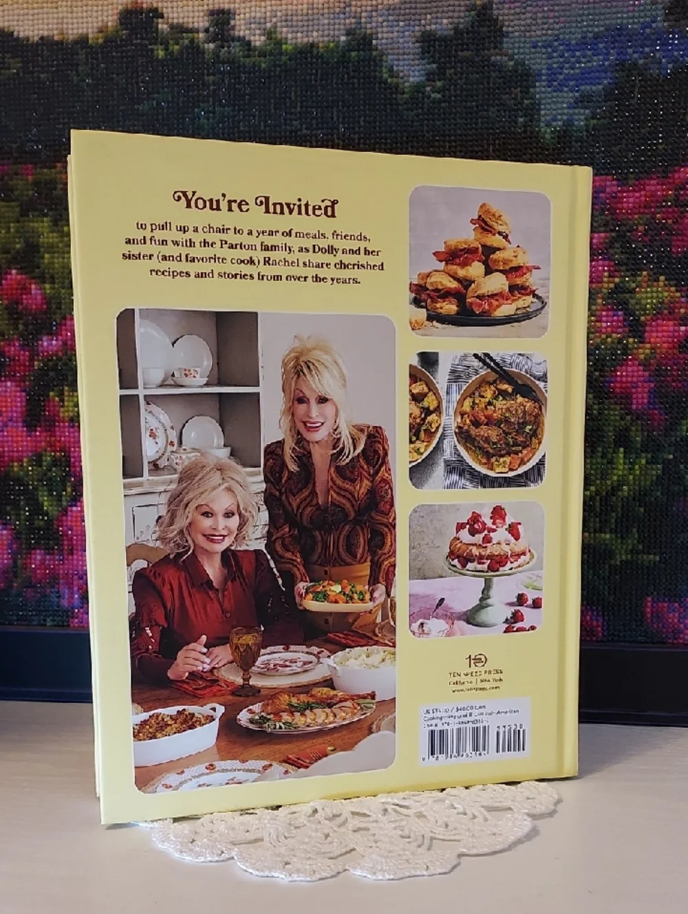 Good Lookin' Cookin' A Year Of Meals Cookbook by Dolly Parton